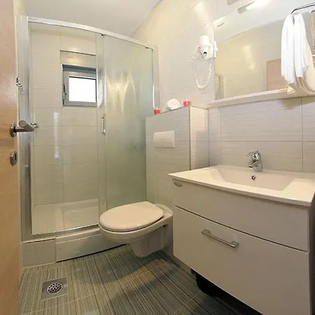 Simic מאקרסקה