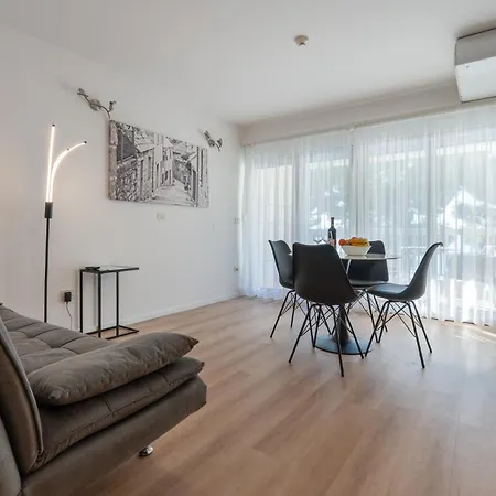 Simic Apartman *
