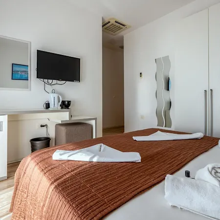 Simic 马卡尔斯卡