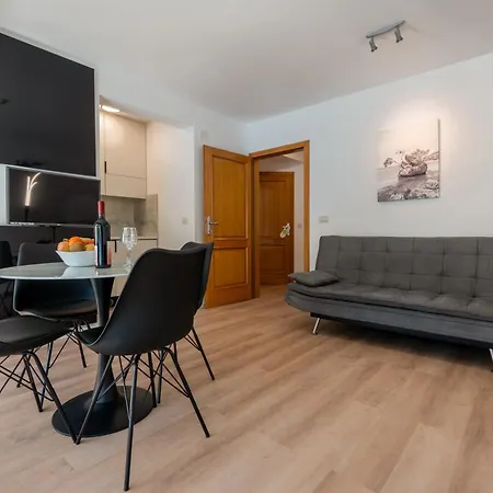 Simic * 马卡尔斯卡