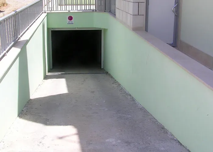 Simic Макарска