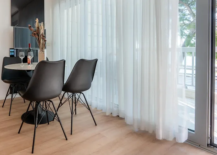 Simic Макарска